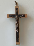 Cumpara ieftin Cruce pectorală antică, metal si lemn