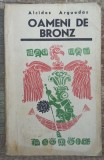 Oameni de bronz - Alcides Arguedas