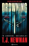 Cumpara ieftin Drowning, T.J. Newman - Editura Bookzone