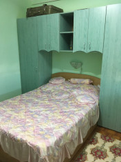 Dormitor de culoare vernil ( ideal pt tineret) foto