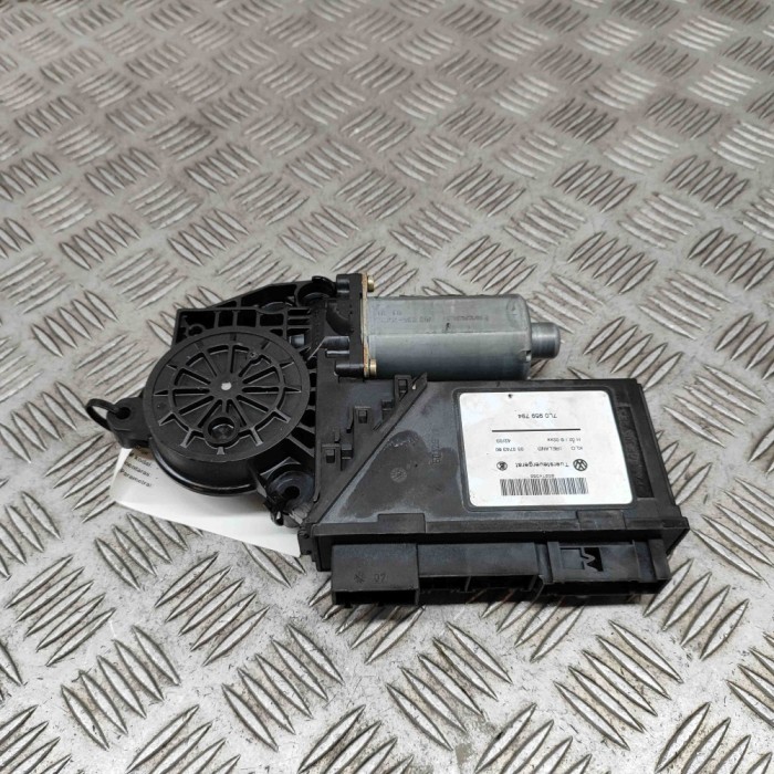 Motor macara geam ușă dreapta spate PORSCHE CAYENNE 9PA 2002 OEM: 7L0959794,7L0.959.794 28252089