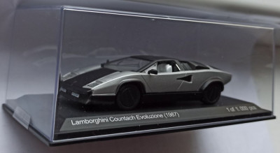 Macheta Lamborghini Countach Evoluzione 1987 - WhiteBox 1/43 foto