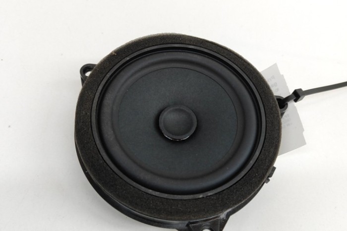 Difuzor ușă dreapta față BMW i4 G26 2023 OEM: 2622560 23821911