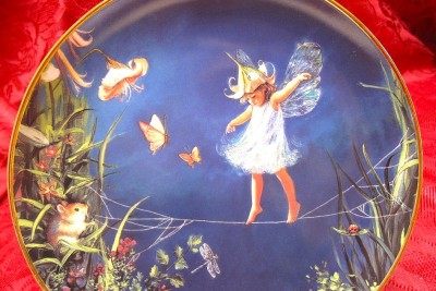 FARFURIE PORTELAN DANBURY MINT ANGLIA GRADINA FERMECATA - BALANCING ACT DECOR ELF foto