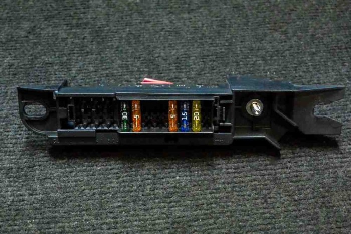 Panou de siguranțe AUDI A8 D3 4E2, 4E8 2005 OEM: 4F0941824F