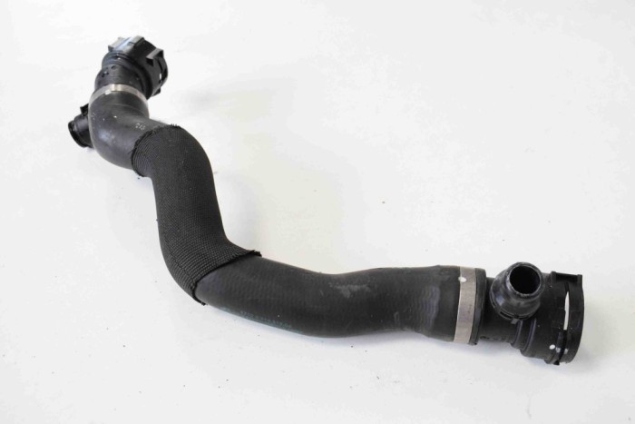 Furtun radiator răcire dreapta BMW X5 F15, F85 2014 OEM: 8514218