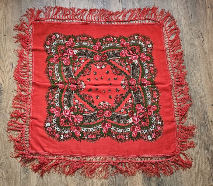 ESARFA - BATIC VINTAGE DIN CASMIR CU FRANJURI DIN V&Acirc;SCOZĂ