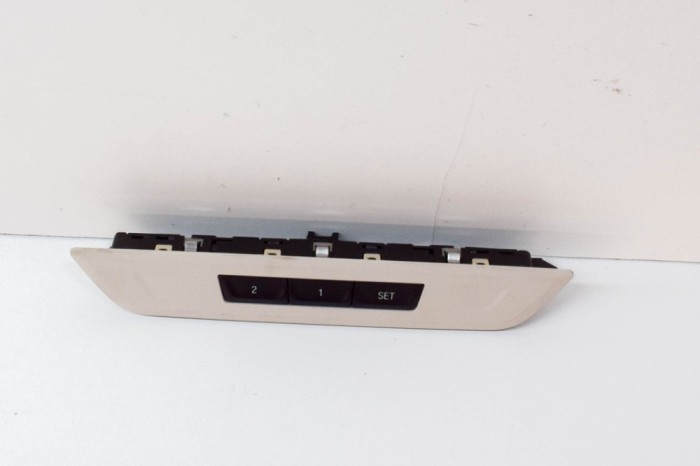 Buton de control scaun dreapta BMW 5 G30 2018 OEM: 6826751 15306086