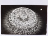 Fotografie cu candelabrul cu 1000 de becuri din Casa Poporului