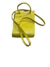 Gentuta de dimensiuni mici , culoarea mustar