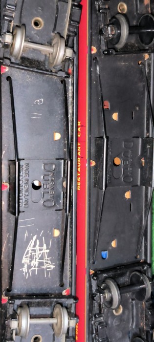 2 vagoane trenulet de colectie 16 mm hornby decca DIN TABLA