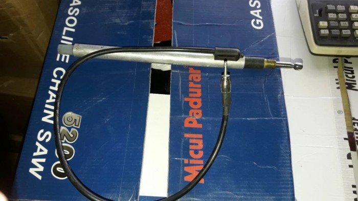 ANTENA AUTO TELESCOPICA .