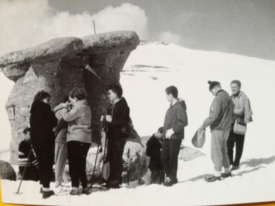 Turiști la Babele &amp;icirc;n 1928, rară, 10,5 / 7 cm foto