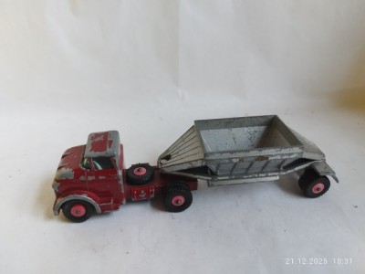 bnk jc Matchbox M-4 Fruehauf Hopper Train foto