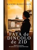 Fata dincolo de zid/Mandy Robotham