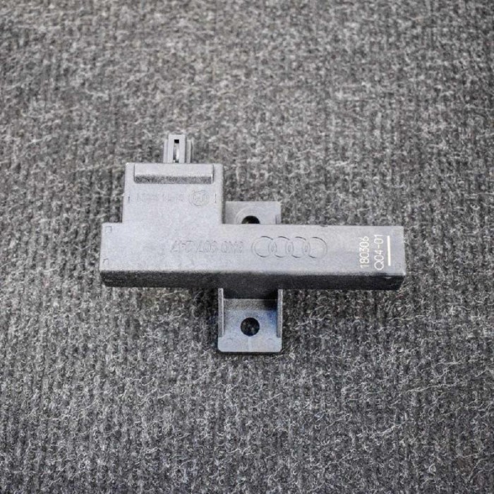Amplificator de antena AUDI A6 4G2, C7, 4GC 2018 OEM: 8K0907247 | 3705795