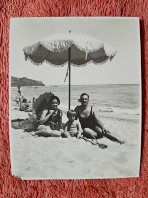 Fotografie, Geo (dr. Litarczek, parintele radiologiei romanesti) impreuna cu parintii la plaja la Techirghiol, 1929 foto