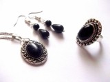 Setul colier , inel si cercei cu goldstone negru 42391