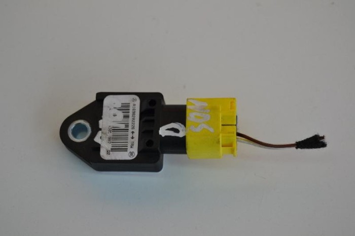 Senzor de impact dreapta față MERCEDES-BENZ A W169 2005 OEM: A1698202226 1543312
