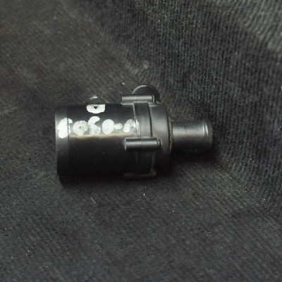 Pompa de apa auxiliara VW TOUAREG 7LA, 7L6, 7L7 2003 OEM: 7L0965561 1577906 foto