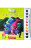 Cumpara ieftin Trolii. Sa pictam cu Poppy. Carte de colorat cu pensula si acuarele