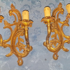 C778-Set 2 Aplice electrice bronz aurit Rococo cu 2 brate anii 1900.