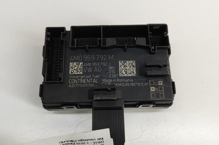 Modul de control ușă dreapta față AUDI E-TRON GEN 2019 OEM: 4M0959792M,4M0959792J,A2C7711370700 28516229