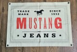 AFIȘ PUBLICITAR DIN BUMBAC GROS CU LOGO-UL, MUSTANG JEANS