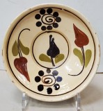 Castron din ceramica, decorat cu motive florale, perioada interbelica