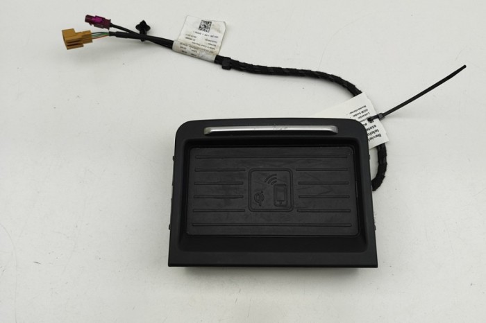 Stație de &icirc;ncărcare wireless AUDI Q5 FY 2017 OEM: 80A864981A,80A864747,80A035502 | 31798069