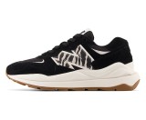 New Balance, Pantofi sport din piele intoarsa cu detaliu logo 57/40, Negru, Bej, 37.5 Resigilat, Grad A
