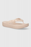 Crocs slapi Classic Platform Flip femei, culoarea roz, cu toc plat, 207714