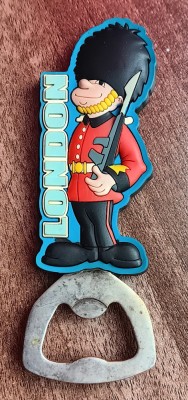 D3 - Magnet frigider - Tematica turism - Desfacator bere - Anglia 4 foto