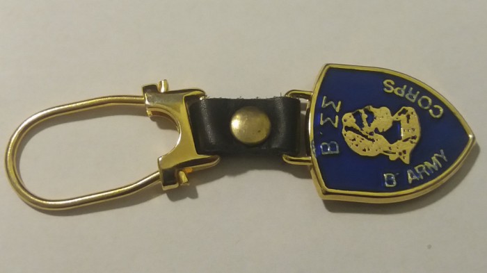 D8 15 - Breloc - tematica militara