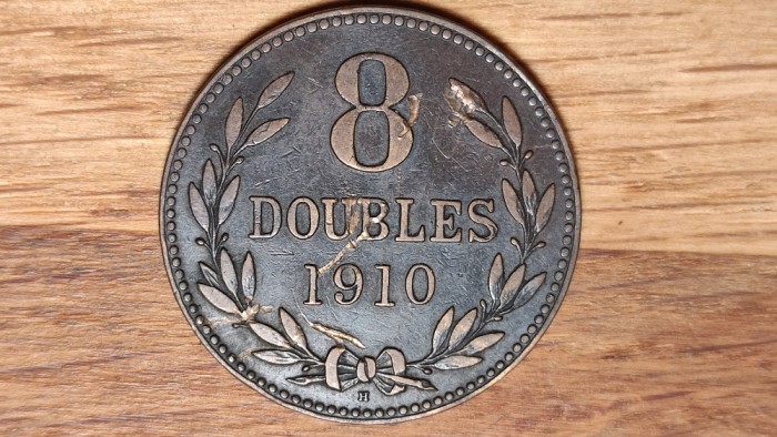 R08 Guernsey - moneda de colectie exotica bronz - 8 doubles 1910 H - rara, 91k ex!