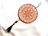 Ornament lemn mandala rosu, galben si albastru, ornament rotund 43328