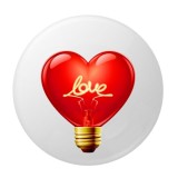 Cumpara ieftin Insigna metalica rotunda 58 mm, model bec in forma de inima cu text Love, sistem prindere ac siguranta