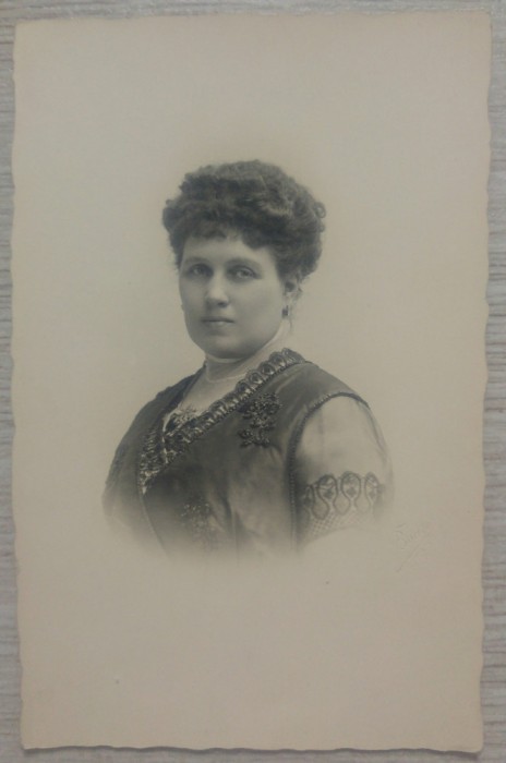 Doamna cocheta// H. Boute-Dooreman, foto tip CP