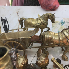 Statuieta,din bronz masiv,cal cu sareta