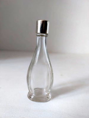 Sticluta veche de la parfum din perioada comunista in Romania, goala, 8cm foto