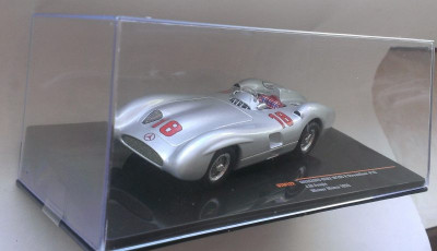 Macheta Mercedes-Benz W196 R Streamline Fangio campion Formula 1 1955 - IXO 1/43 foto