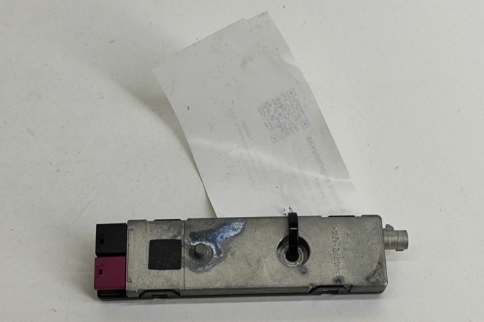 Amplificator de antena MERCEDES-BENZ C T-Model S204 2012 OEM: A2048205589 25081867