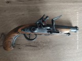 Replică pistol de epocă cu flintă / panoplie
