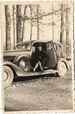 D216 Fotografie romaneasca doamna in automobil anii 1930-1940 foto