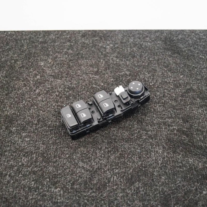 Buton geam ușă st&acirc;nga față BMW 1 F20 2011 OEM: 9208109 2476842