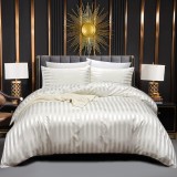 Cumpara ieftin Set Lenjerie de Pat din Satin, 155 x 220 cm, + Set 2 Fata de Perna 80 x 80 cm, Bej - CN