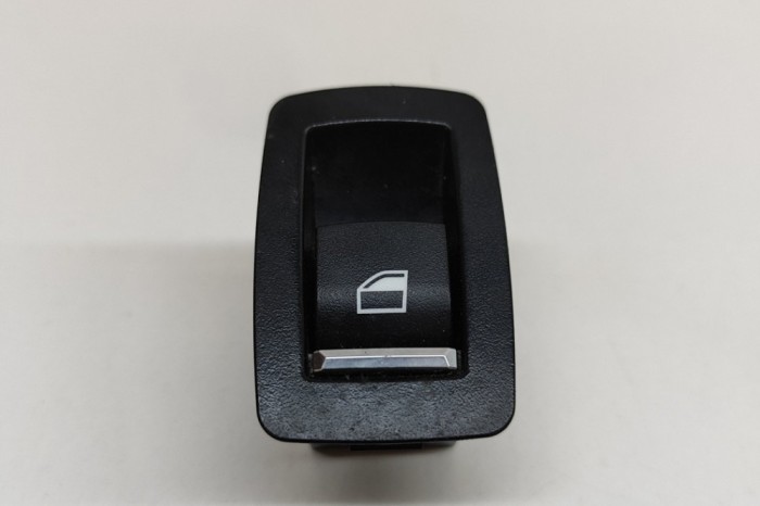 Buton geam ușă dreapta spate BMW 3 F30, F80 2015 OEM: 9361936 22308506