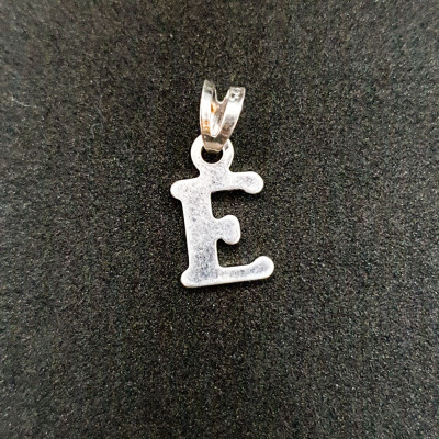 Pandantiv initiala Litera E din argint foto