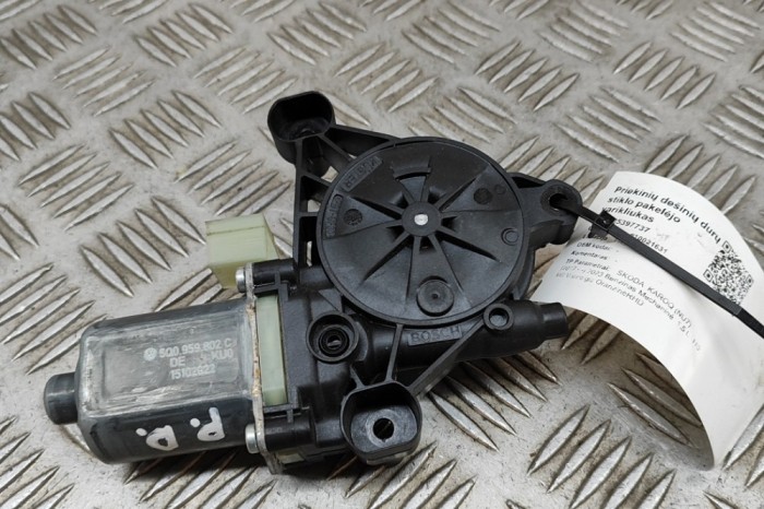 Motor macara geam ușă dreapta față SKODA KAROQ NU7 2023 OEM: 5Q0959802C,0130822076,E850202102 25397737