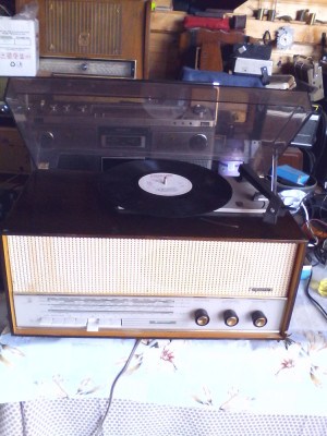Radio vechi pe lampi cu Pickup Grundig Type 3030 ph foto